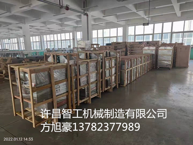多臺電磁炒貨機裝車發(fā)貨